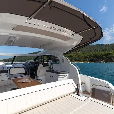 Bateau-hôtel Jeanneau Leader 36- Mihael